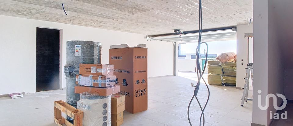 Maison T3 à A dos Cunhados e Maceira de 210 m²