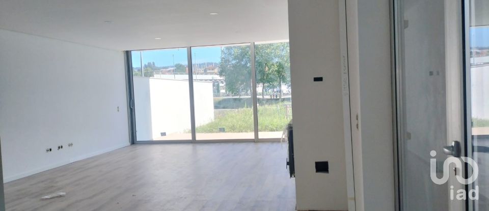 Casa / Villa T3 em Guilhufe e Urrô de 402 m²