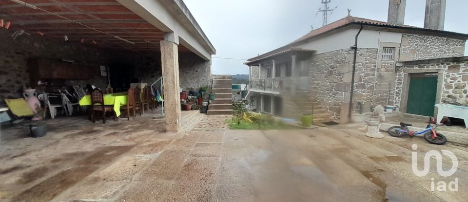 Maison T3 à Alheira E Igreja Nova de 386 m²