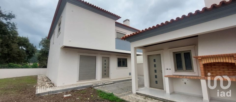 Maison T4 à Porto de Mós - São João Baptista e São Pedro de 230 m²