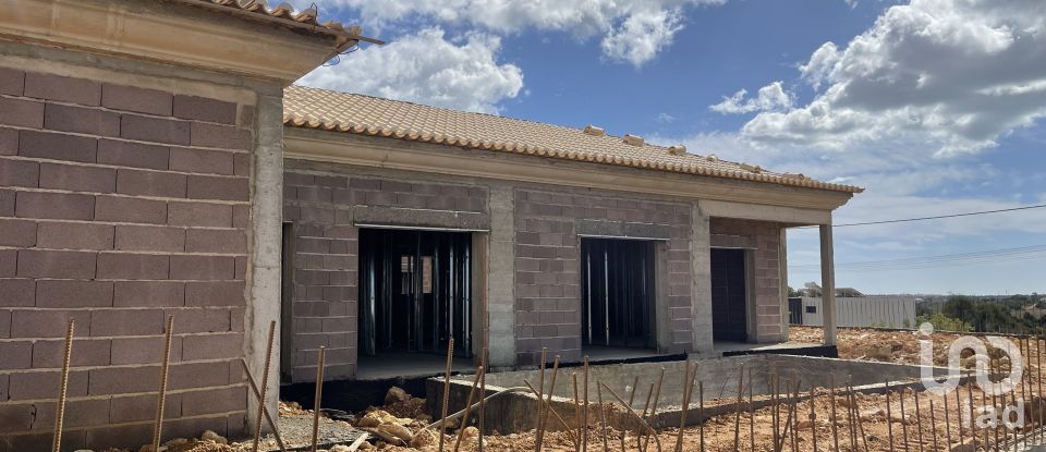 Maison T3 à Alcantarilha e Pêra de 208 m²