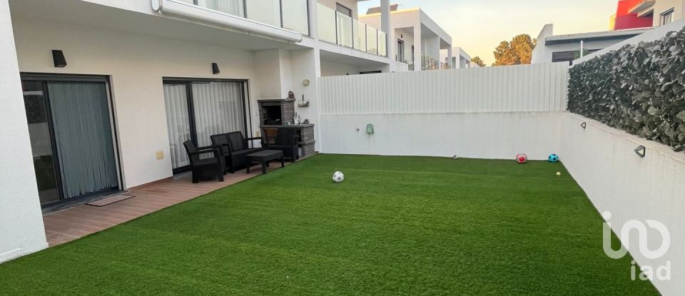 Casa / Villa T4 em Fernão Ferro de 150 m²