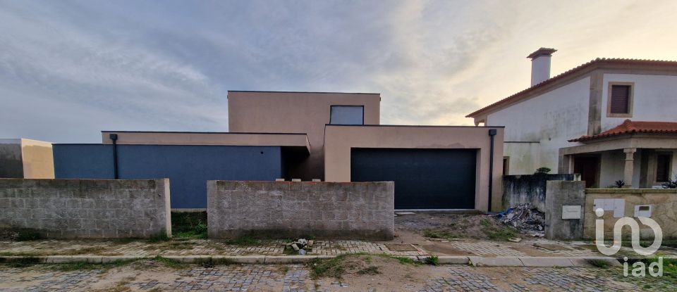 Casa / Villa T4 em Santa Marta de Portuzelo de 254 m²