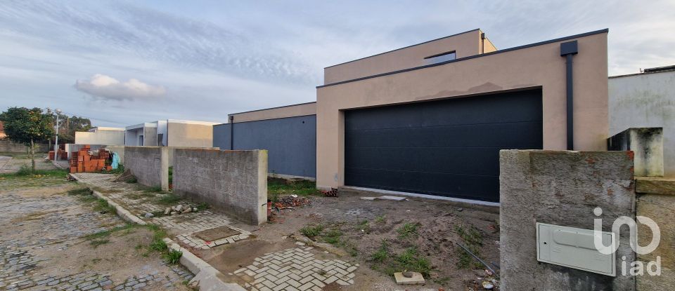 Casa / Villa T4 em Santa Marta de Portuzelo de 254 m²