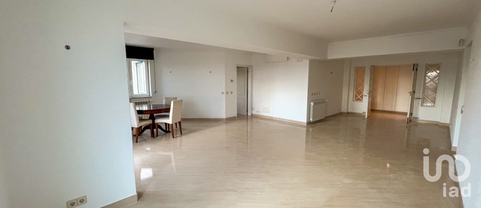 Apartment T2 in Santa Maria Maior of 151 m²