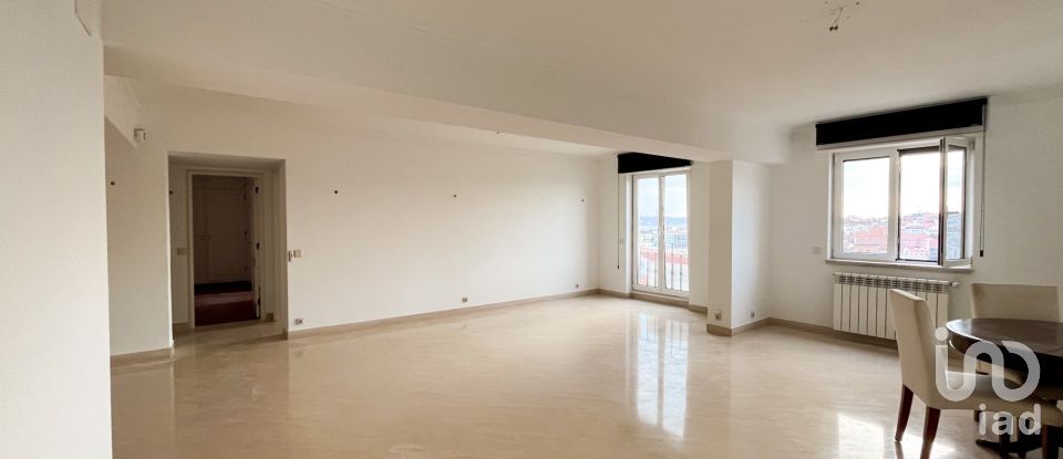 Apartment T2 in Santa Maria Maior of 151 m²