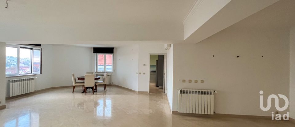 Apartment T2 in Santa Maria Maior of 151 m²