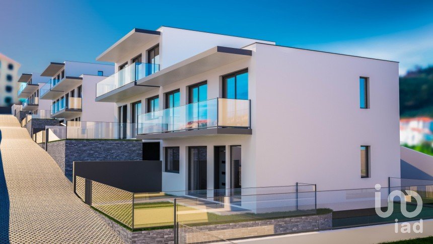 Maison T3 à Caniço de 223 m²