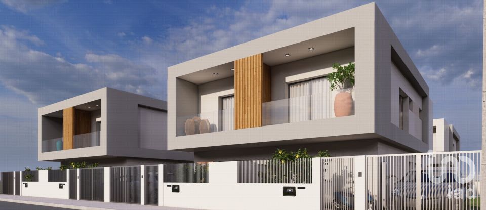 House T3 in Fernão Ferro of 100 m²