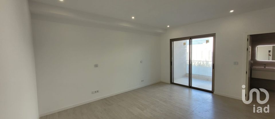 Gîte T5 à Quarteira de 409 m²