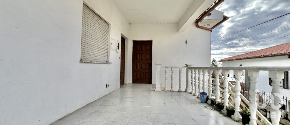 Casa tradicional T2 em Abrunhosa-a-Velha de 263 m²