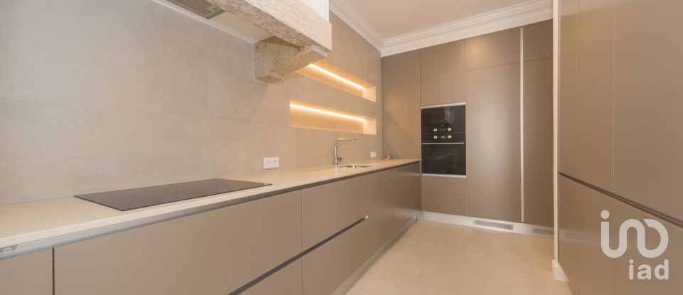 Apartment T4 in Avenidas Novas of 154 m²