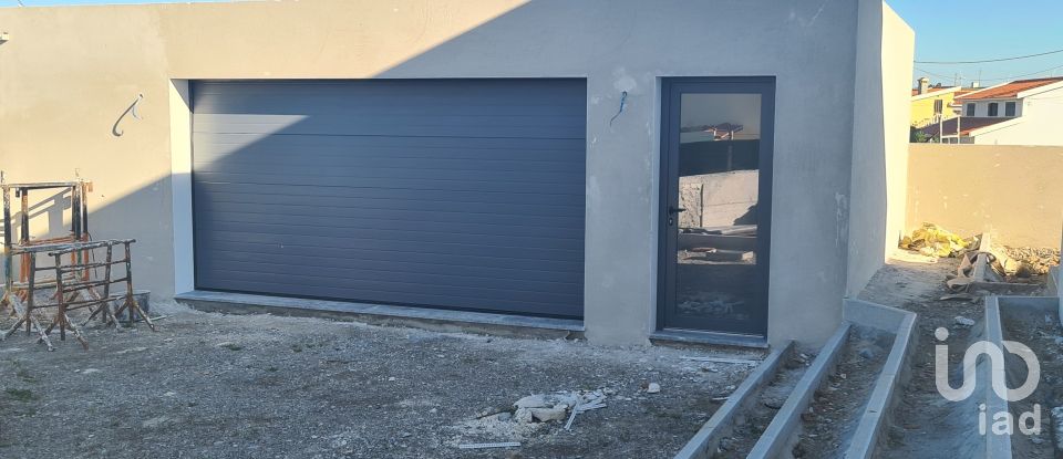 Gîte T4 à Atouguia da Baleia de 300 m²