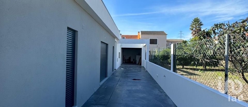 Casa T4 em Fernão Ferro de 145 m²