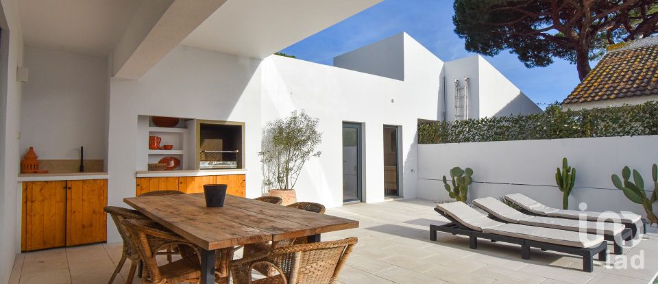 Maison T4 à Sesimbra (Castelo) de 251 m²