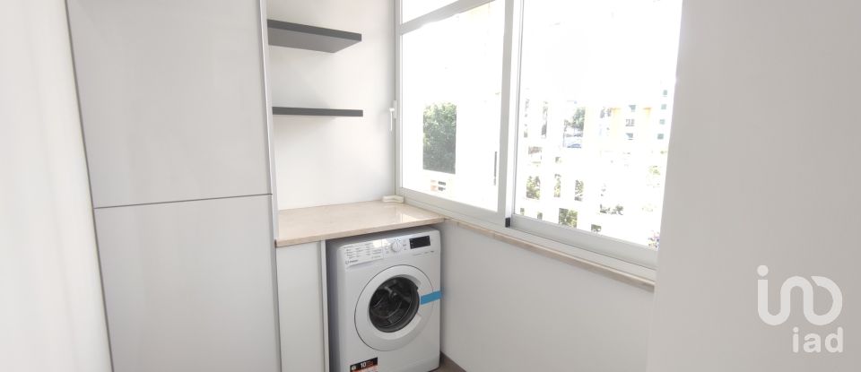 Apartamento T3 em Carcavelos e Parede de 84 m²