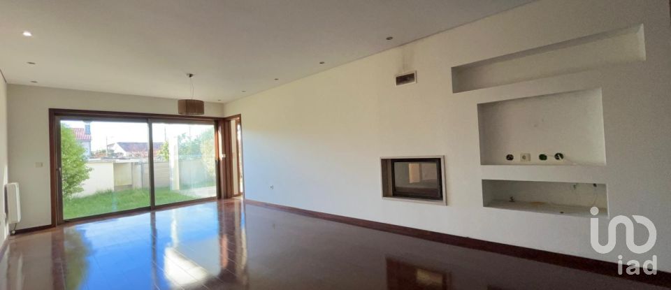 Gîte T4 à Palmeira de Faro e Curvos de 224 m²