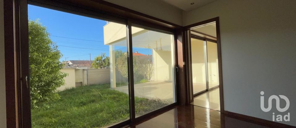 Gîte T4 à Palmeira de Faro e Curvos de 224 m²