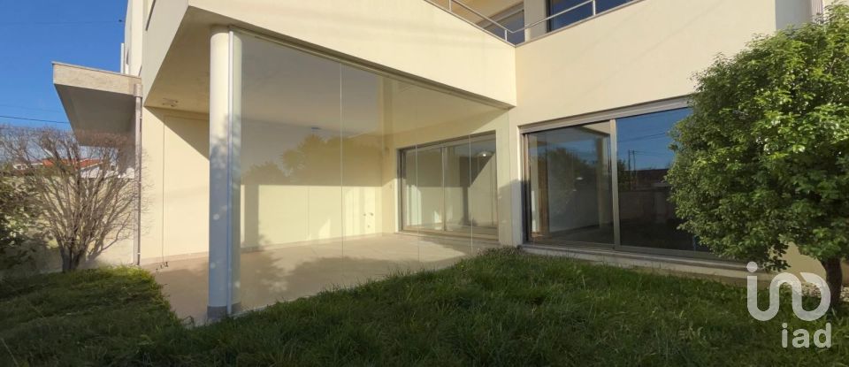 Gîte T4 à Palmeira de Faro e Curvos de 224 m²