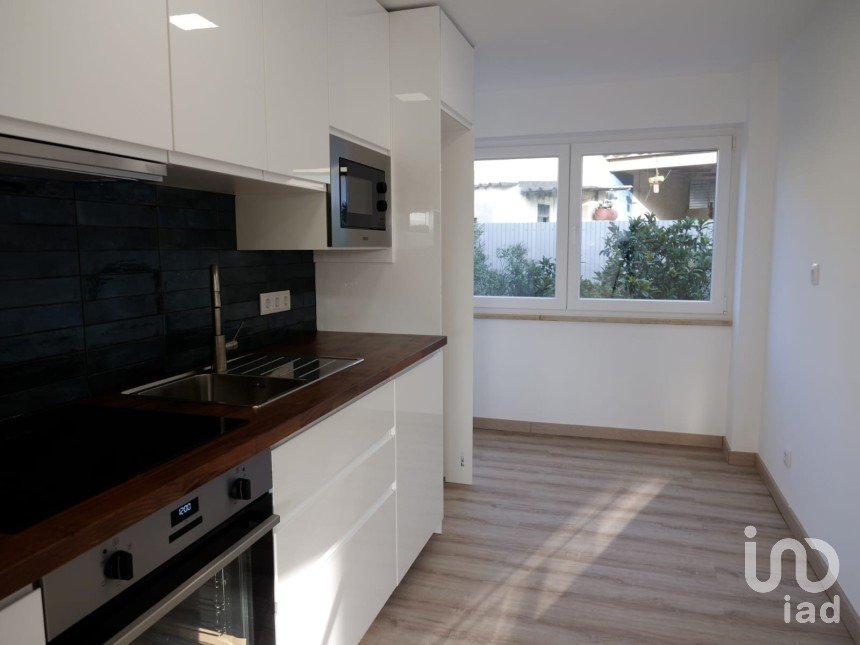 Apartamento T3 em Alcobaça e Vestiaria de 77 m²