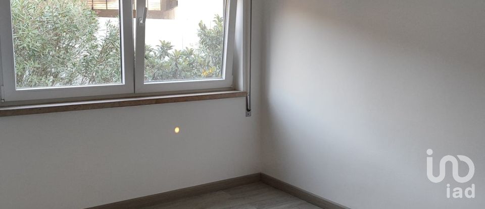 Apartamento T3 em Alcobaça e Vestiaria de 77 m²