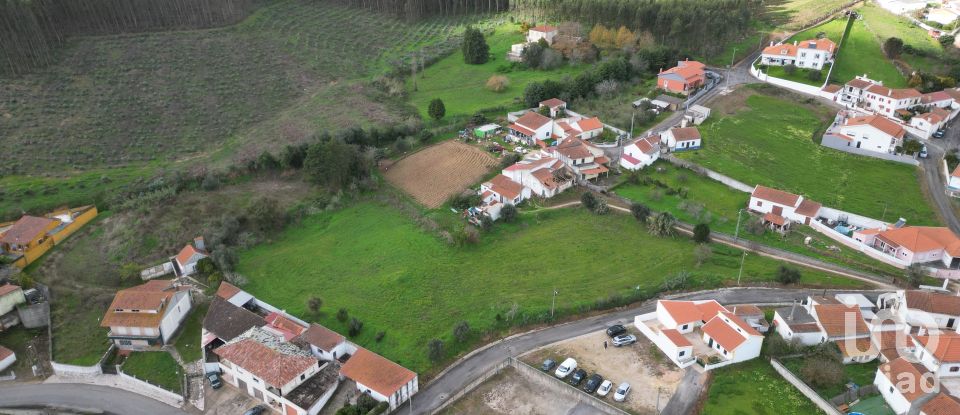 Terrain à bâtir à Aldeia Galega da Merceana e Aldeia Gavinha de 5 000 m²