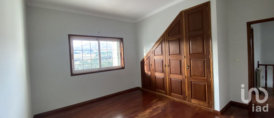 Casa / Villa T5 em Parada de Cunhos de 436 m²