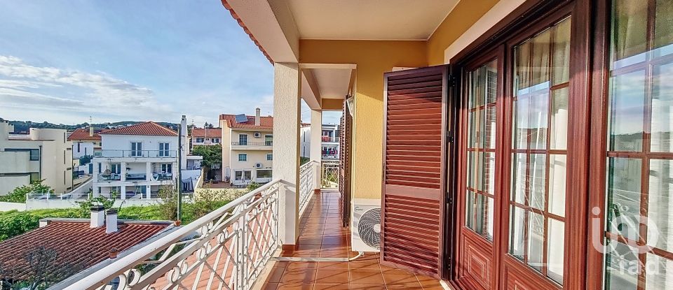 Casa / Villa T3 em Oeiras e São Julião da Barra, Paço de Arcos e Caxias de 197 m²