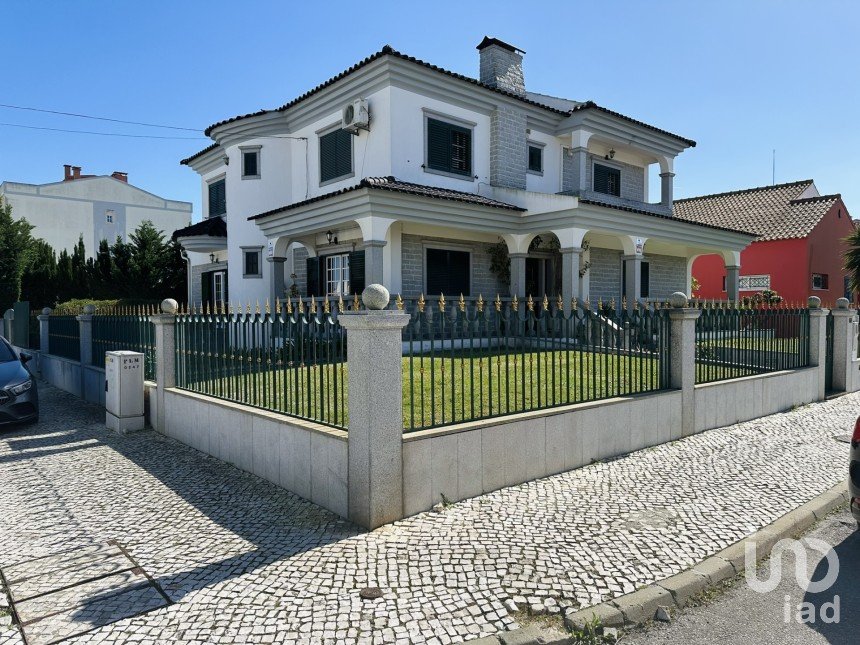 Casa / Villa T4 em Pinhal Novo de 320 m²