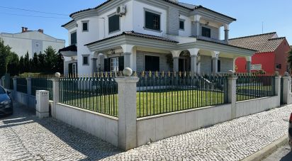 Casa / Villa T4 em Pinhal Novo de 320 m²