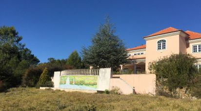 Maison T5 à Queluz e Belas de 767 m²