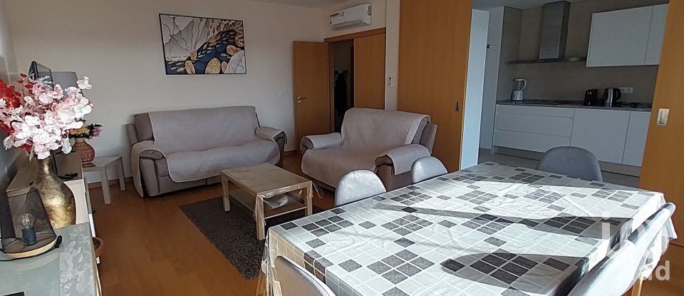 Apartment T3 in Faro (Sé e São Pedro) of 93 m²