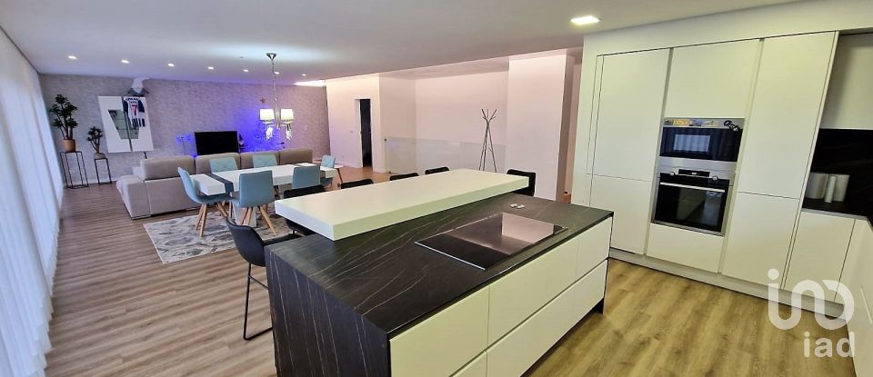 Maison T4 à Lanheses de 378 m²