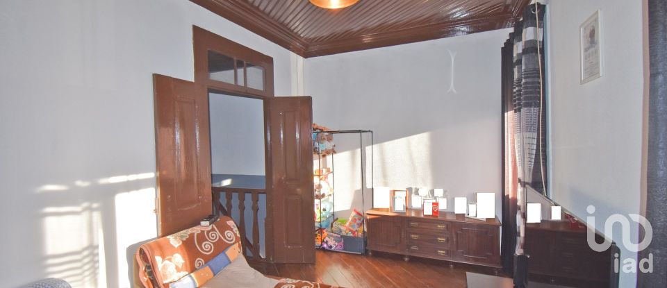 Casa tradicional T2 em Espinhal de 281 m²