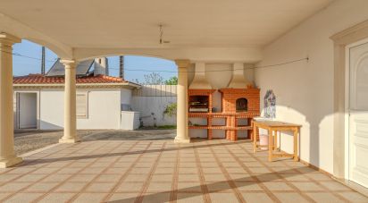 House T5 in Regueira de Pontes of 318 m²