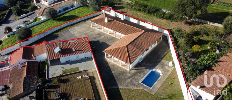 House T5 in Regueira de Pontes of 318 m²