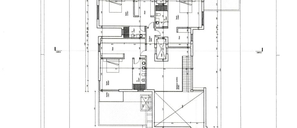 House T4 in Corroios of 472 m²