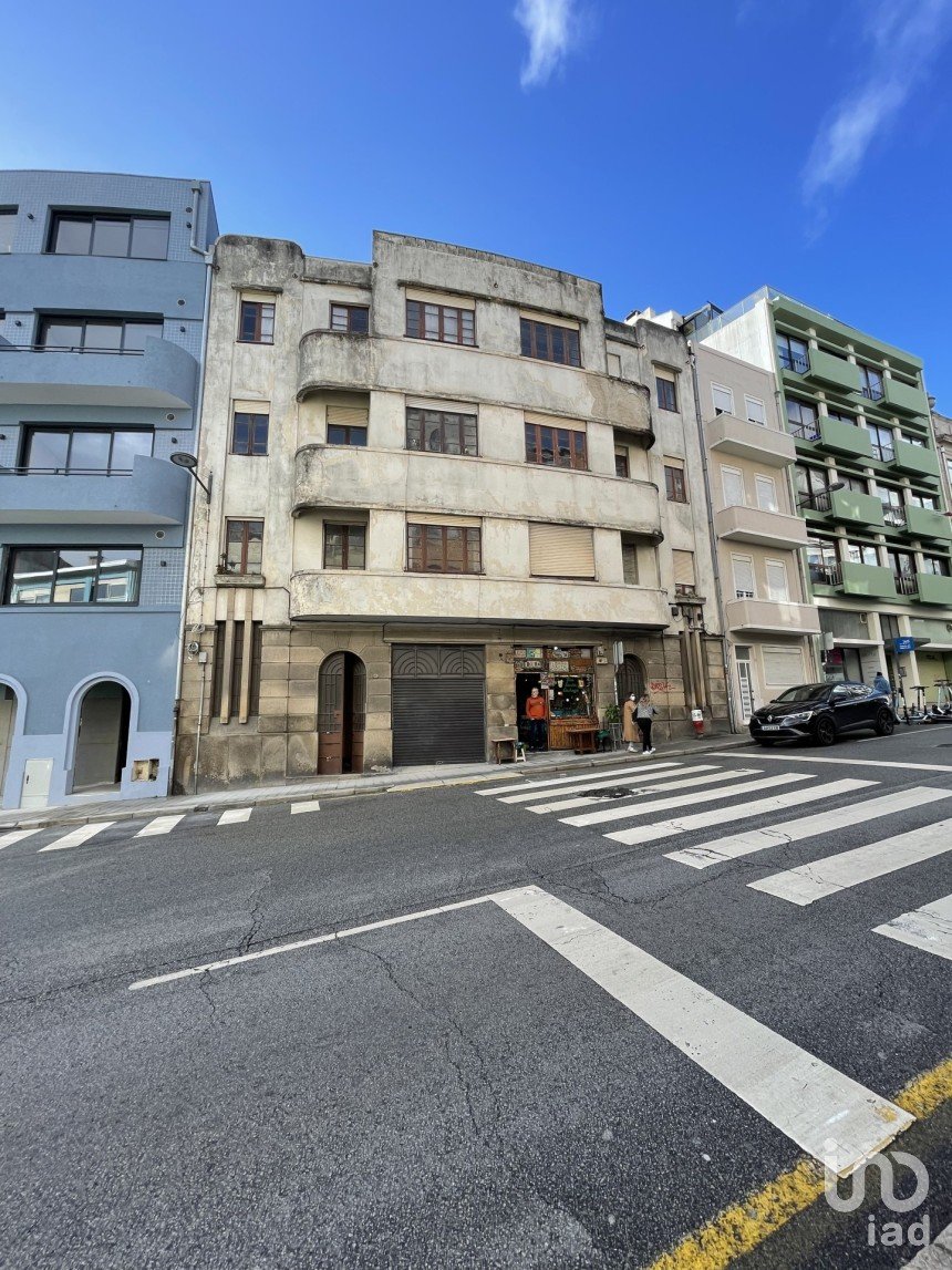 Bâtiment à Bonfim de 861 m²