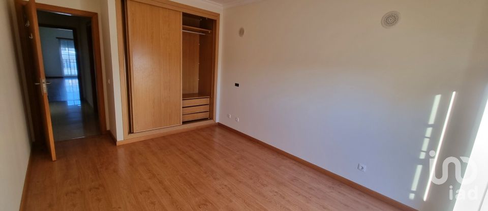 Apartamento T3 em Faro (Sé e São Pedro) de 122 m²