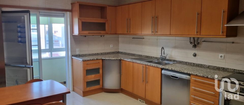 Apartamento T3 em Faro (Sé e São Pedro) de 122 m²