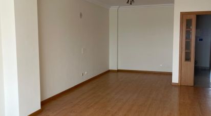 Apartamento T3 em Faro (Sé e São Pedro) de 122 m²