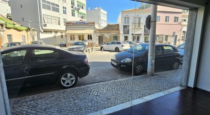 Shop / premises commercial in Faro (Sé e São Pedro) of 204 m²