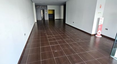 Shop / premises commercial in Faro (Sé e São Pedro) of 204 m²