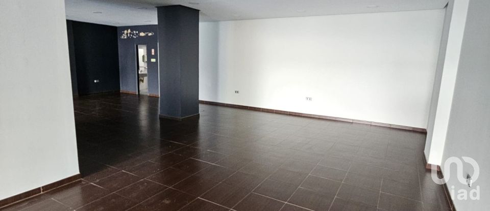 Shop / premises commercial in Faro (Sé e São Pedro) of 204 m²