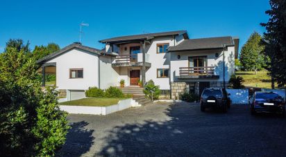 Lodge T4 in Ponte of 366 m²