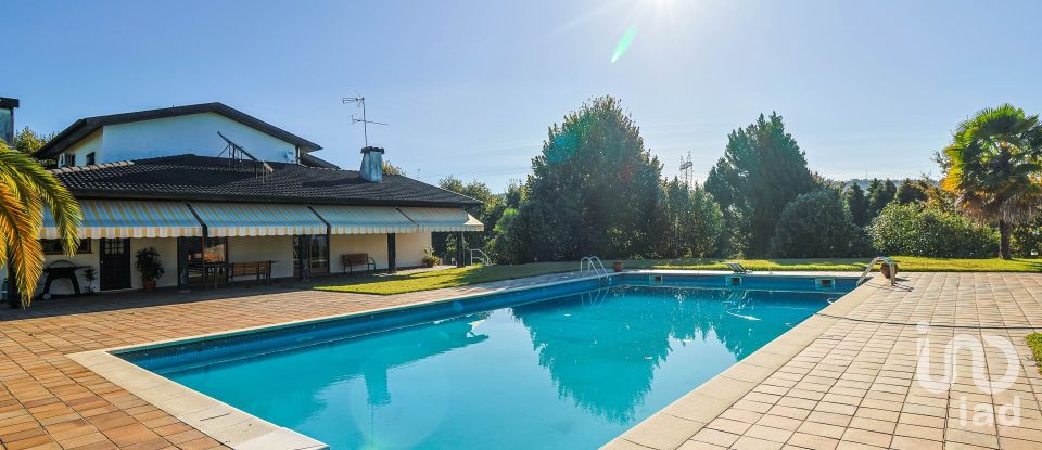 Lodge T4 in Ponte of 366 m²