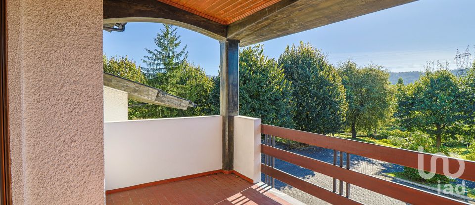 Lodge T4 in Ponte of 366 m²