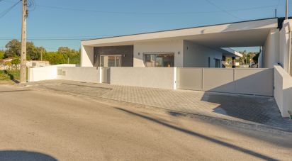 House T3 in Monte Redondo e Carreira of 152 m²