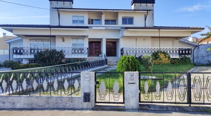 House T5 in São Mamede de Infesta e Senhora da Hora of 300 m²