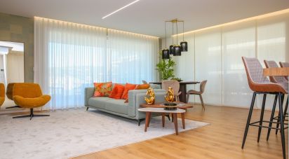 Bâtiment à Alverca do Ribatejo e Sobralinho de 192 m²